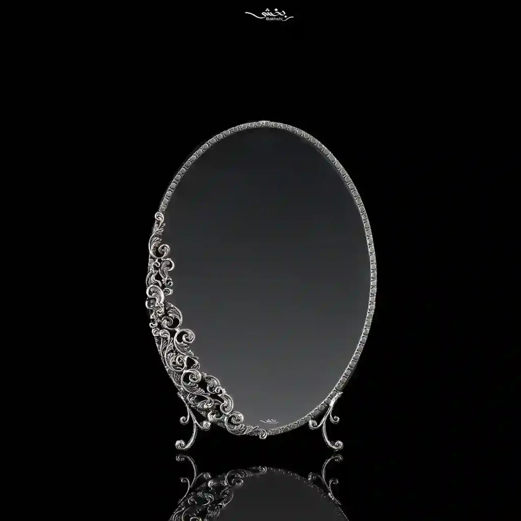 قاب عکس بیضی مدرن ابر و باد