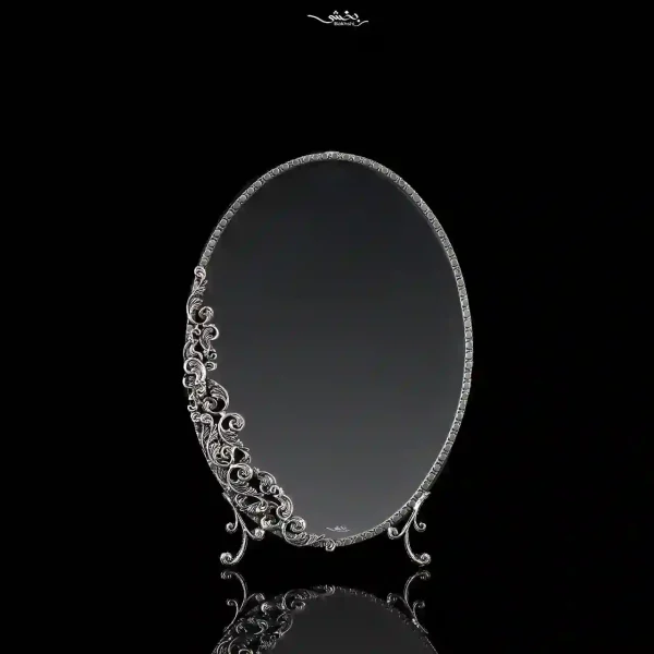 قاب عکس بیضی مدرن ابر و باد