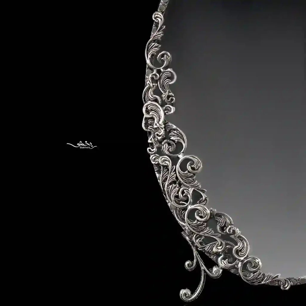 قاب عکس بیضی مدرن ابر و باد