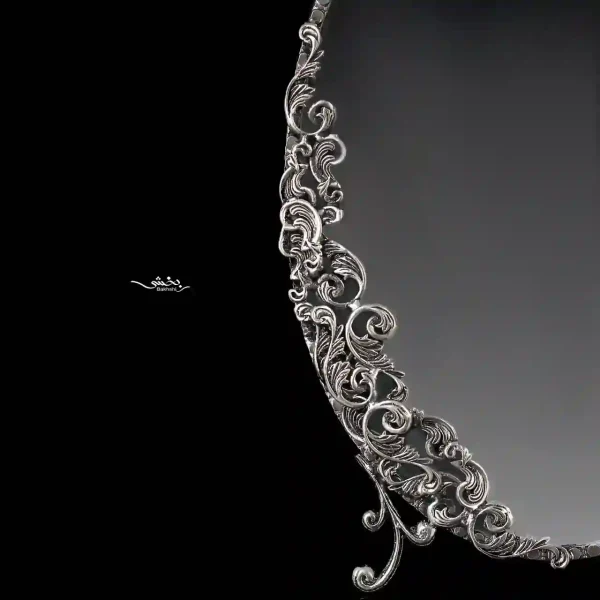 قاب عکس بیضی مدرن ابر و باد