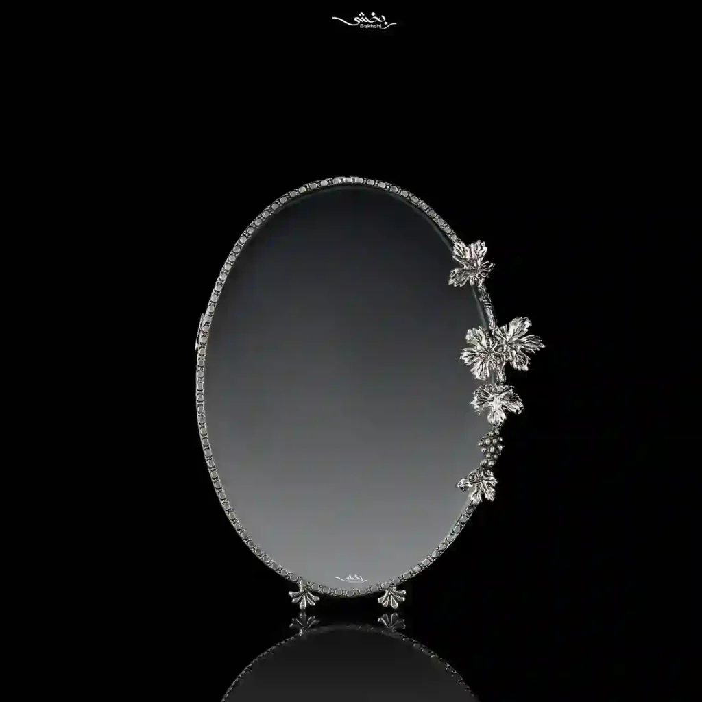 قاب عکس بیضی برگ و انگور مدرن