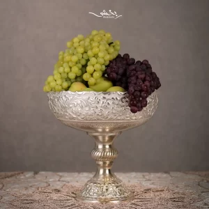 کاسه نقره پایه دار گل برجسته در نقره بخشی