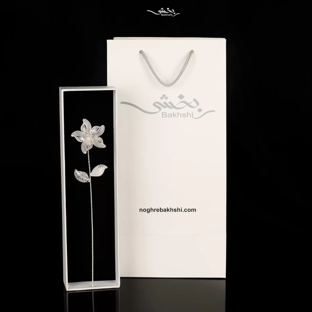 شاخه گل نقره کد1, نمادی از عشق و ماندگاری. هدیه ای خاص برای کسانی که دوستشان دارید. خرید مستقیم از نقره بخشی با ضمانت و شناسنامه اصل بودن کالا