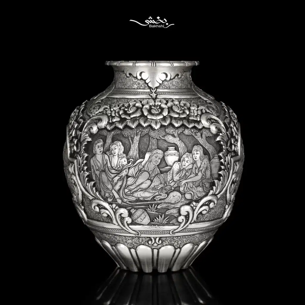 گلدان نقره خمره ای مینیاتور و گل برجسته اعلا