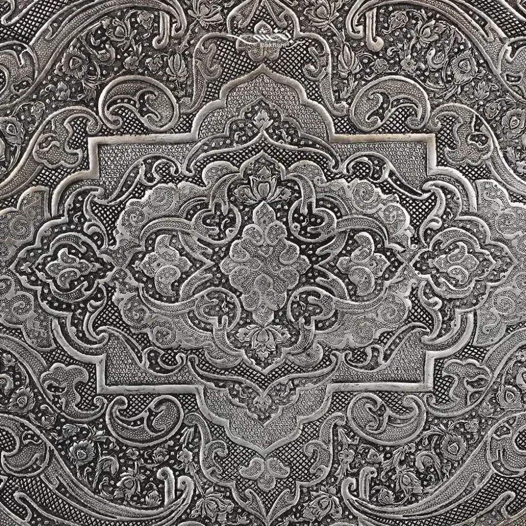 سینی نقره مستطیل پایه گلوله ای مشبک و ریزقلم اعلا