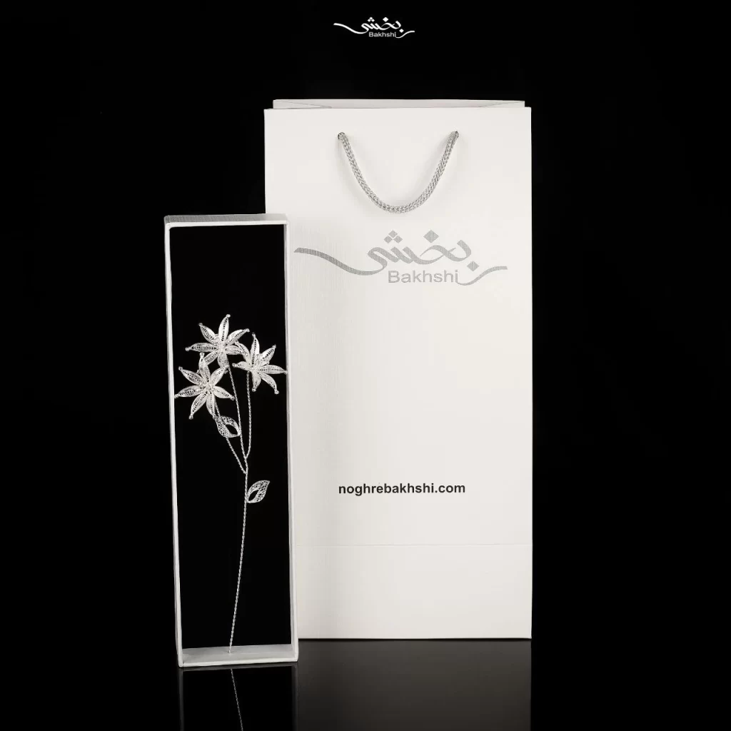 شاخه گل نقره کد4, نمادی از عشق و ماندگاری. هدیه ای خاص برای کسانی که دوستشان دارید. خرید مستقیم از نقره بخشی با ضمانت و شناسنامه اصل بودن کالا