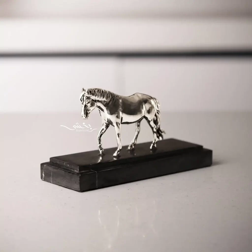 مجسمه اسب نقره
