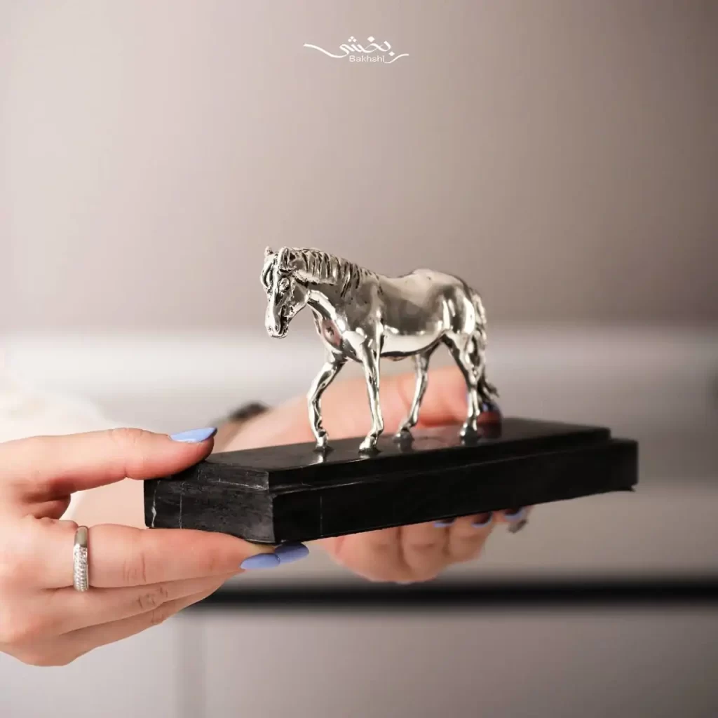 مجسمه اسب نقره