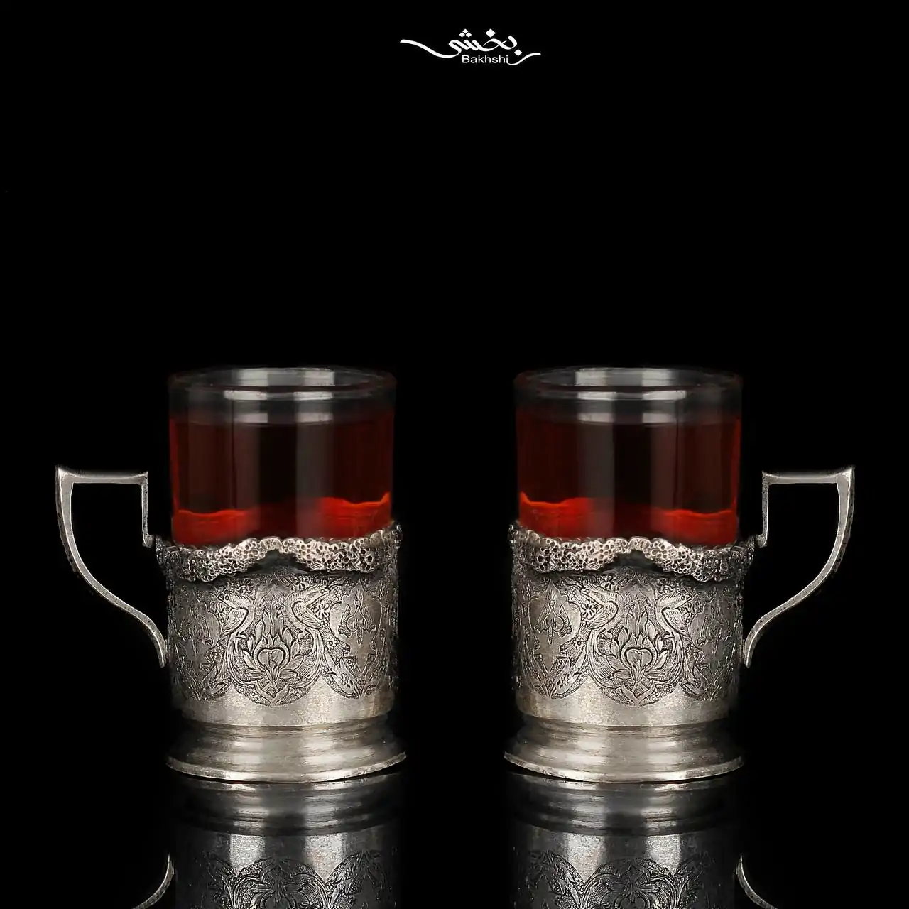 photo_2025-05-18_14-59-14 انگاره نقره شش عددی ترنج ریزقلم ساخته شده از 360.6 گرم نقره با عیار 84 درصد و قطر 5 و ارتفاع 6 سانتیمتر موجود در شعب حضوری و سایت نقره بخشی.