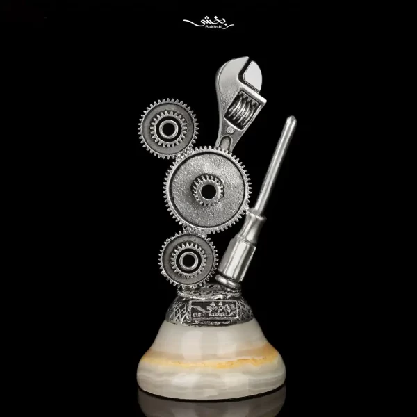 تندیس نقره آچار و چرخ دنده مدرن