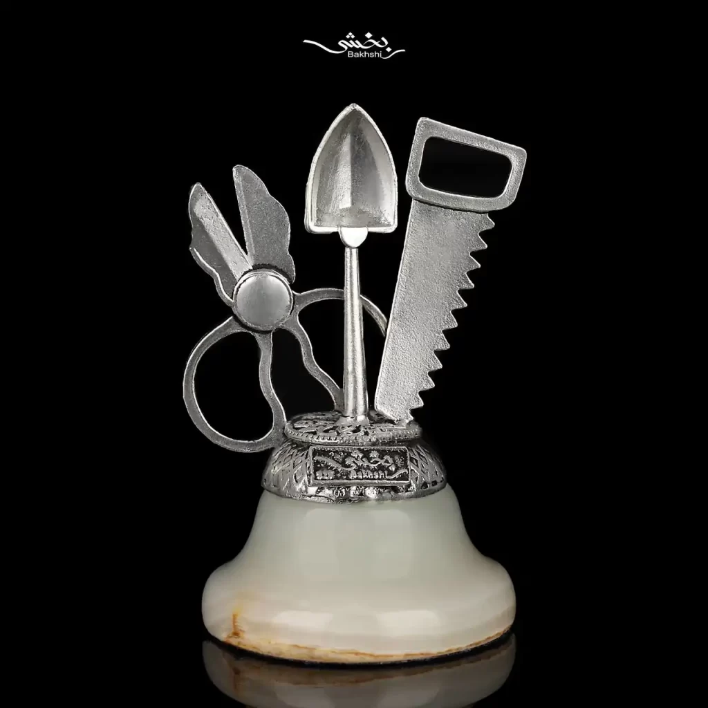 تندیس نقره ابزار باغبانی مدرن