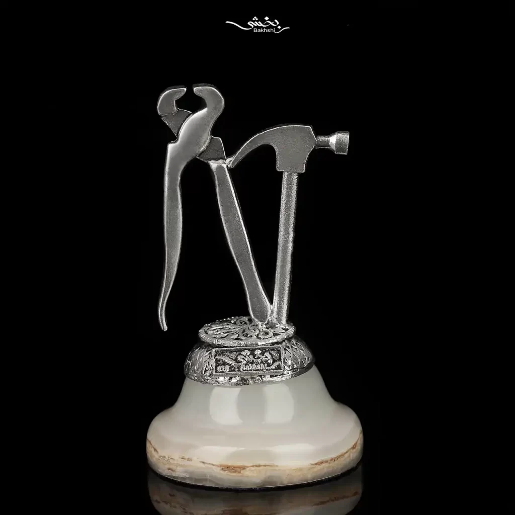 تندیس نقره چکش مدرن