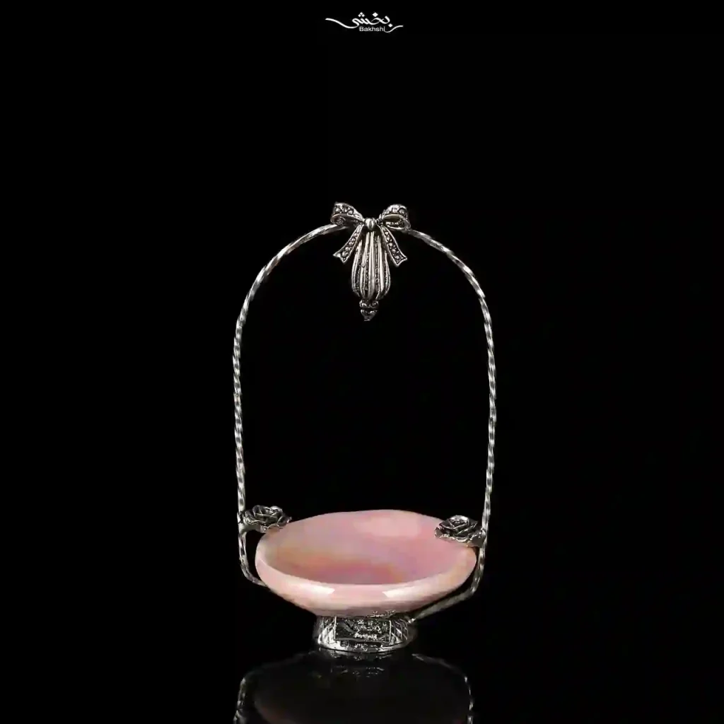 سبد دسته دار سرامیک نقره پاپیون صورتی