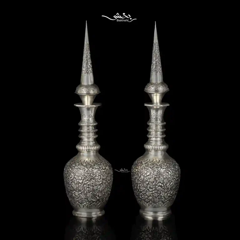 یک جفت تنگ شاخدار نقره قلم گل و مرغ