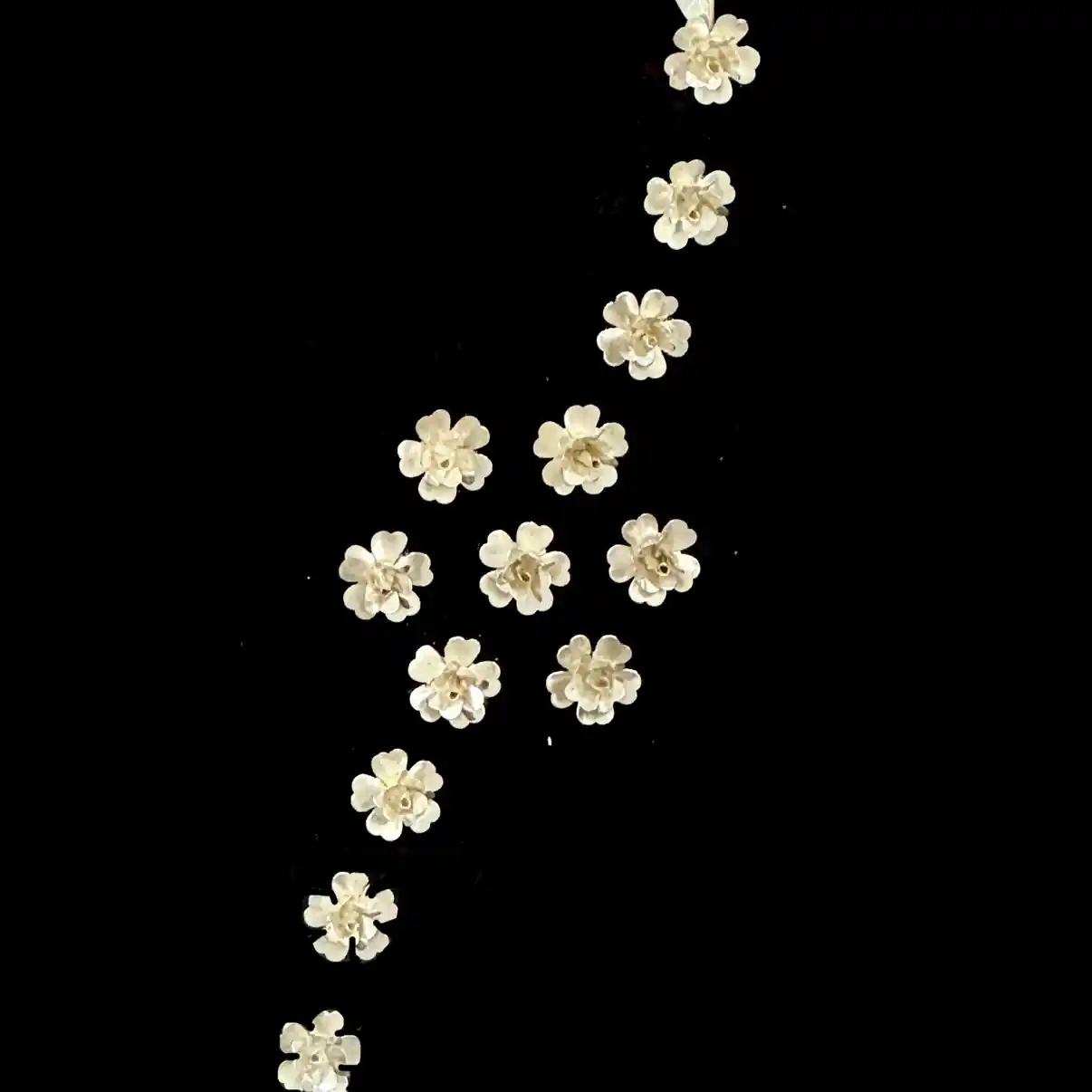 تابلو گل نقره پرسی مدل مسیر شکوفه